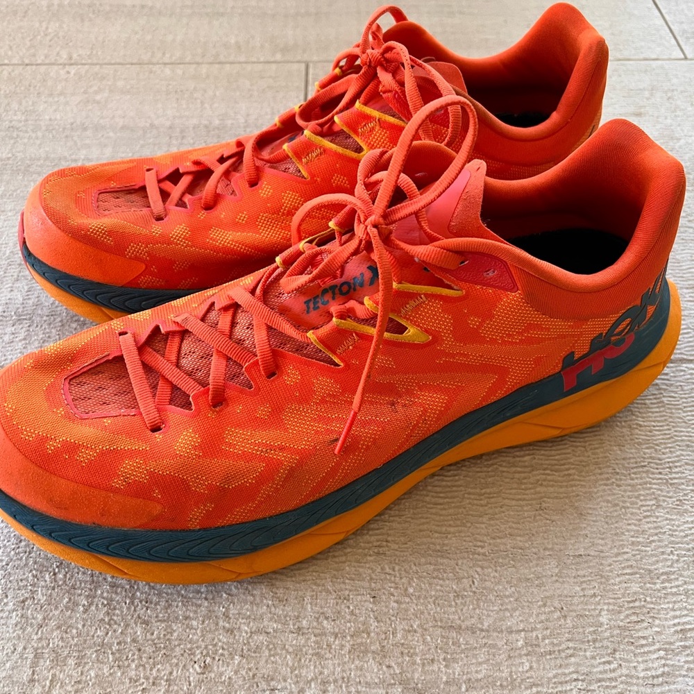Hoka Tecton X